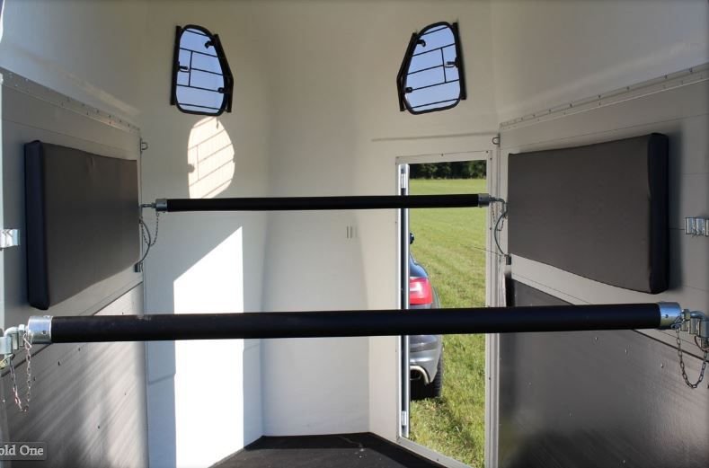 Cheval Liberté Gold One White Line 1,5-Platz Pferdeanhänger Gebraucht – Bild 3