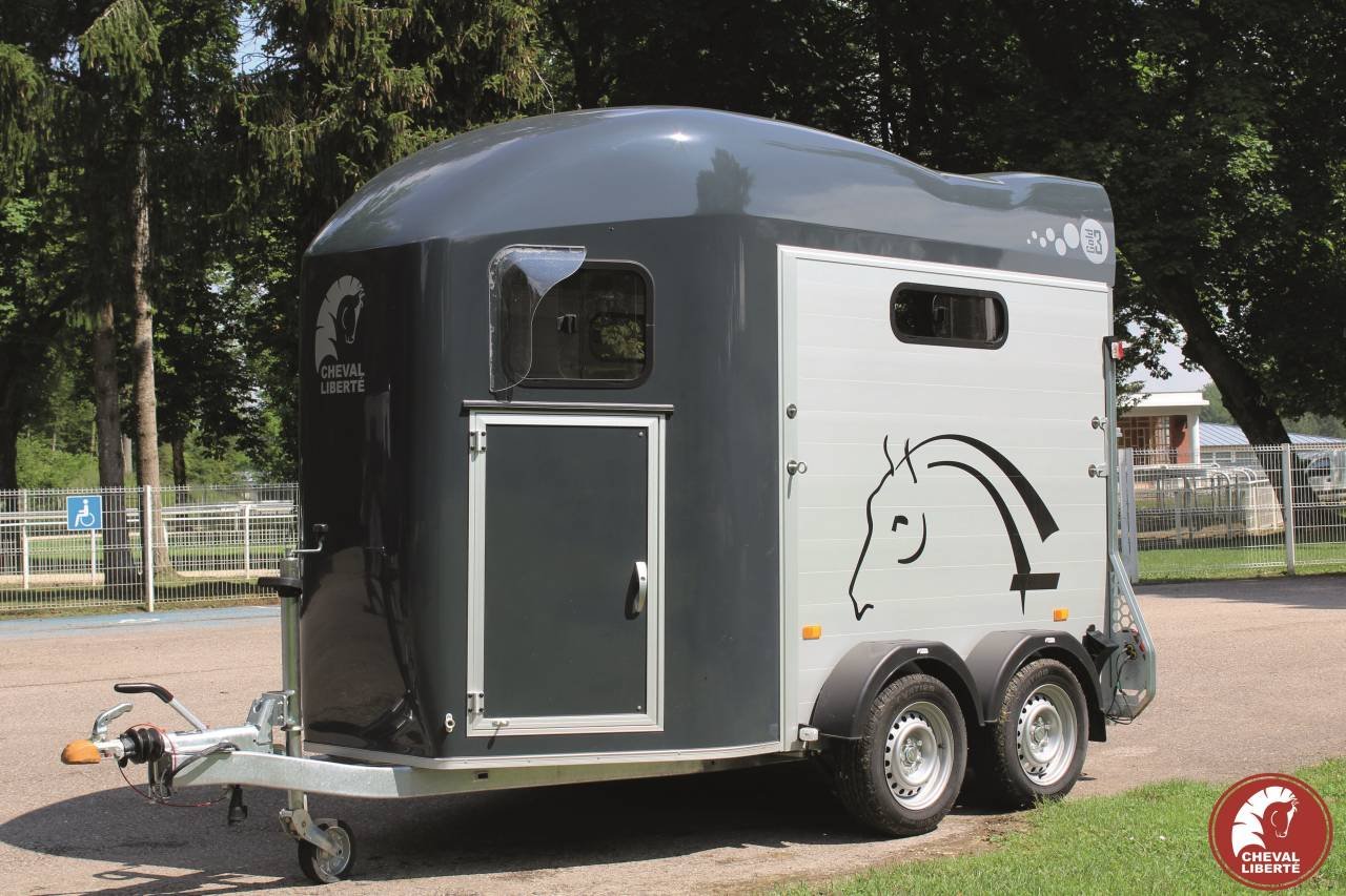 Cheval Liberté Gold 3 Luxe 2-Platz Pferdeanhänger Gebraucht