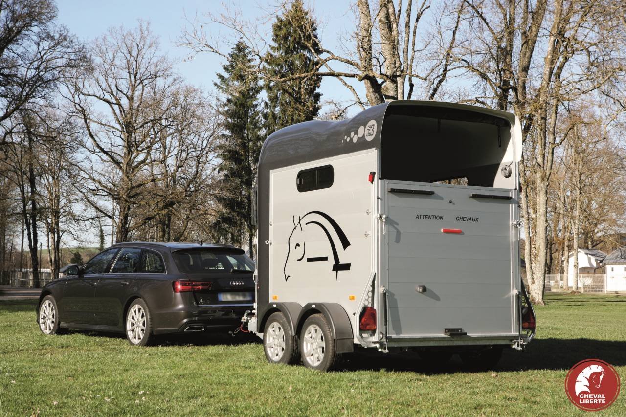 Cheval Liberté Gold 3 Luxe 2-Platz Pferdeanhänger Gebraucht – Bild 4
