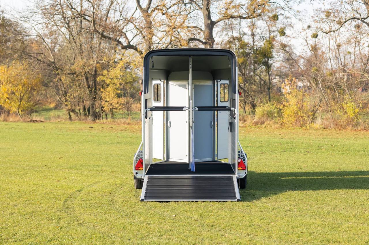 Cheval Liberté Touring Jumping Luxe 2-Platz Pferdeanhänger Gebraucht – Bild 4