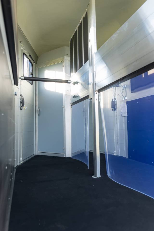 Cheval Liberté Touring Jumping Luxe 2-Platz Pferdeanhänger Gebraucht – Bild 12