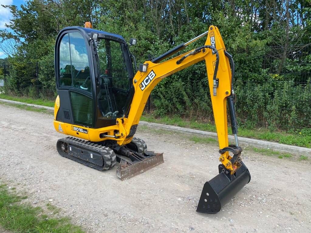 Mini Pelle Compacte 600h 1822kg Climatisation Occasion