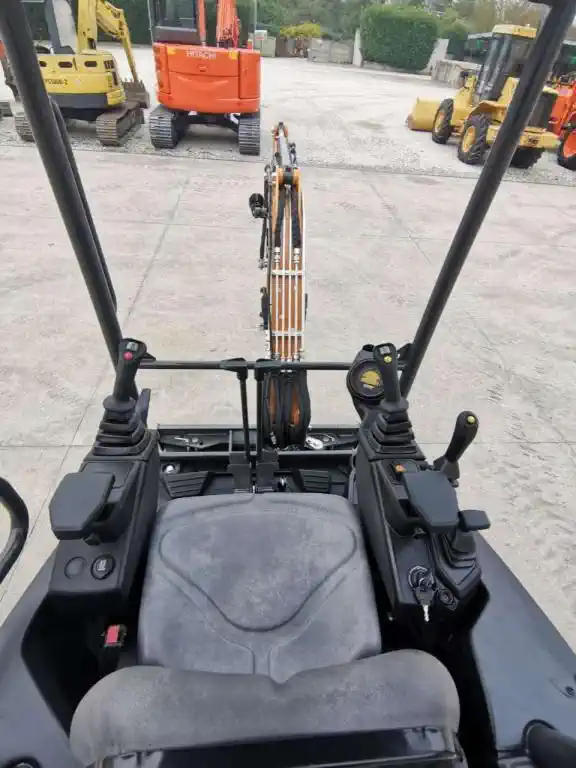 Case CX 19D Minibagger 1,9 Tonnen Gebraucht (2023) – Bild 3