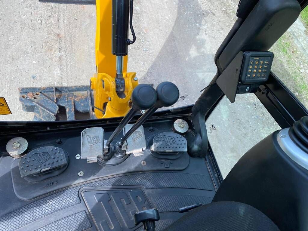 Mini Pelle Compacte 600h 1822kg Climatisation Occasion – Bild 4