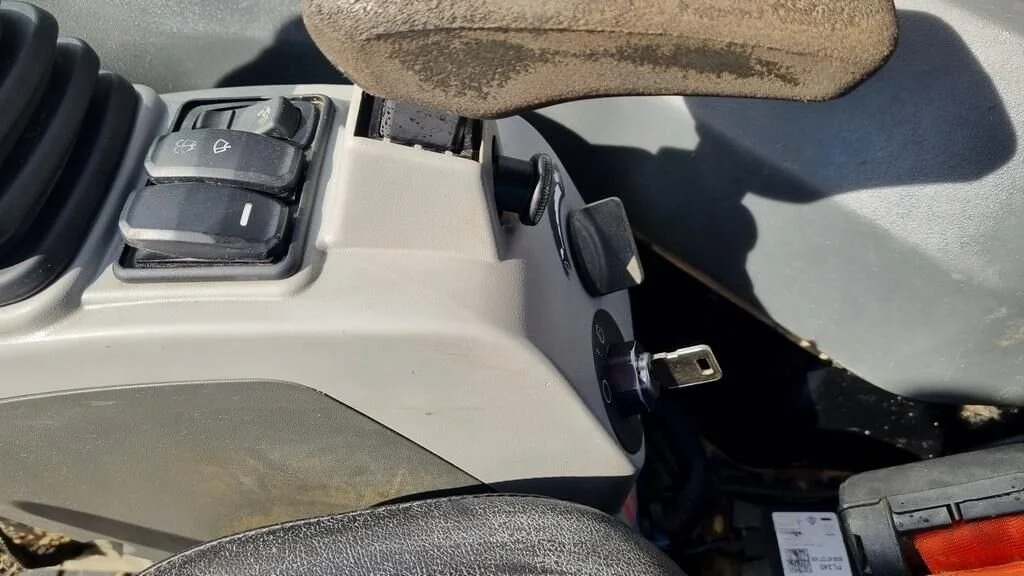 Caterpillar 305E2 Mini-pelle — Moteur diesel 31,18 kW, 5 000 kg, 3 godets, chenilles 400 mm, 4 095 heures, 2018 occasion – Bild 10