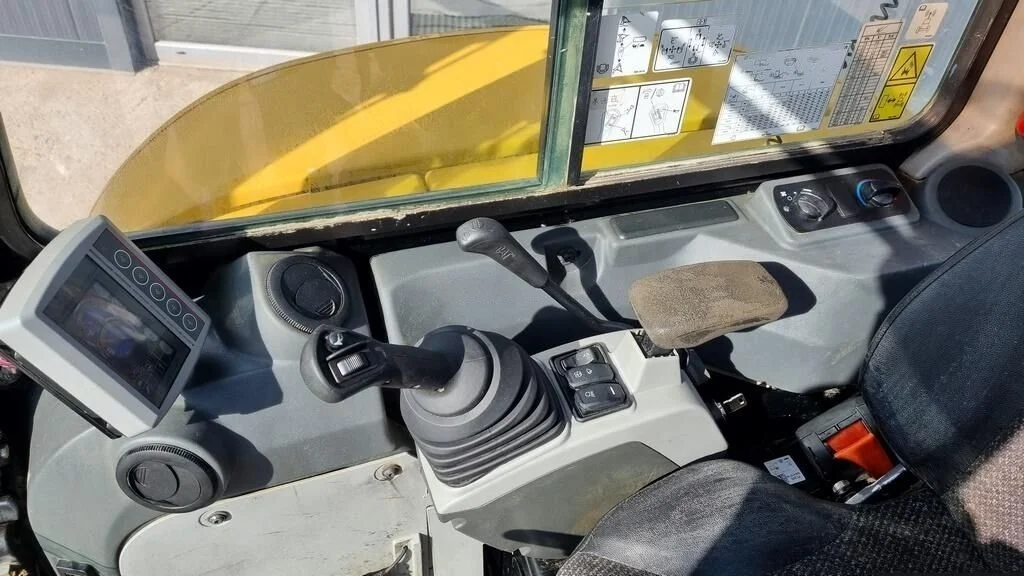 Caterpillar 305E2 Mini-pelle — Moteur diesel 31,18 kW, 5 000 kg, 3 godets, chenilles 400 mm, 4 095 heures, 2018 occasion – Bild 9