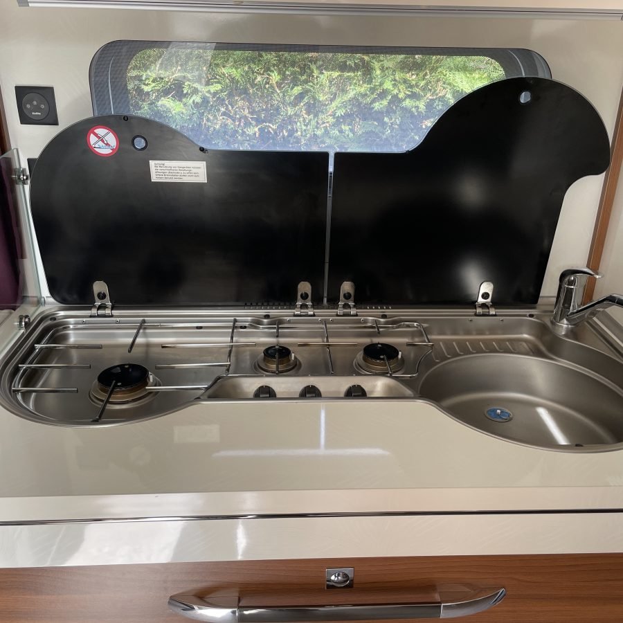 Hobby Excellent 495 UFe Wohnwagen mit Vorzelt Gebraucht – Bild 5