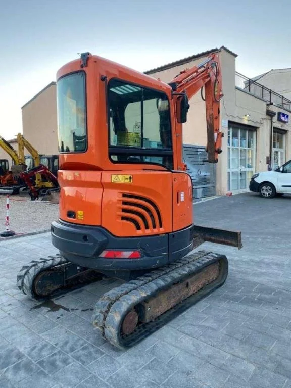 Doosan DX27Z Mini-pelle — 2,8 tonnes, 3 godets, attache rapide, chenilles caoutchouc 300 mm, 2016 occasion – Bild 6