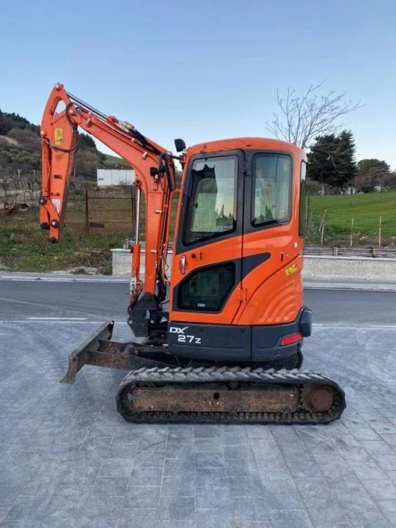 Doosan DX27Z Mini-pelle — 2,8 tonnes, 3 godets, attache rapide, chenilles caoutchouc 300 mm, 2016 occasion – Bild 9