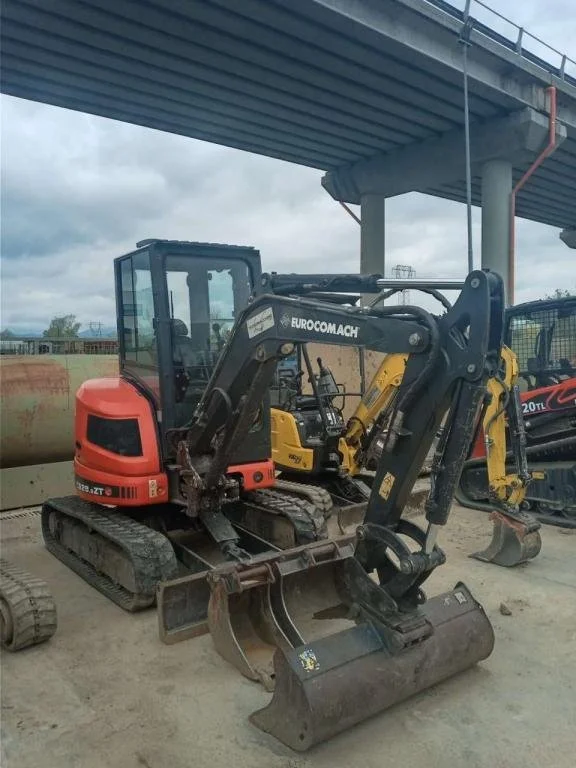 Hitachi EX40 Mini-pelle — Moteur Kubota V2203KA diesel, 26,5 kW, 3 godets, chenilles caoutchouc 400 mm, 4 600 heures, 2000 occasion – Bild 4