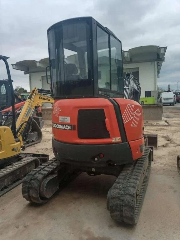 Hitachi EX40 Mini-pelle — Moteur Kubota V2203KA diesel, 26,5 kW, 3 godets, chenilles caoutchouc 400 mm, 4 600 heures, 2000 occasion – Bild 5