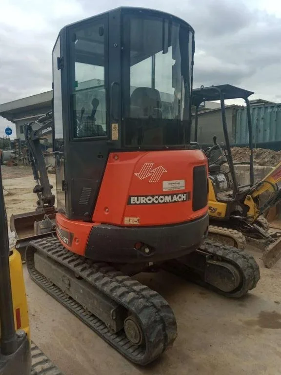 Hitachi EX40 Mini-pelle — Moteur Kubota V2203KA diesel, 26,5 kW, 3 godets, chenilles caoutchouc 400 mm, 4 600 heures, 2000 occasion – Bild 6