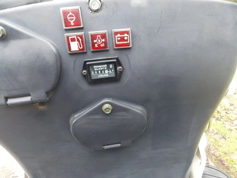 Kubota K008-3 Micro-pelle — Poids 800 kg, rails extensibles, barre pliante, canalisée disjoncteur, 2 694 heures, 2013 occasion – Bild 2