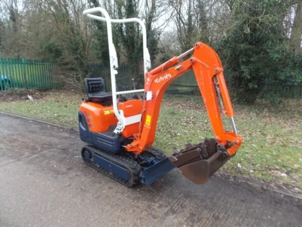 Kubota K008-3 Micro-pelle — Poids 800 kg, rails extensibles, barre pliante, canalisée disjoncteur, 2 694 heures, 2013 occasion – Bild 3