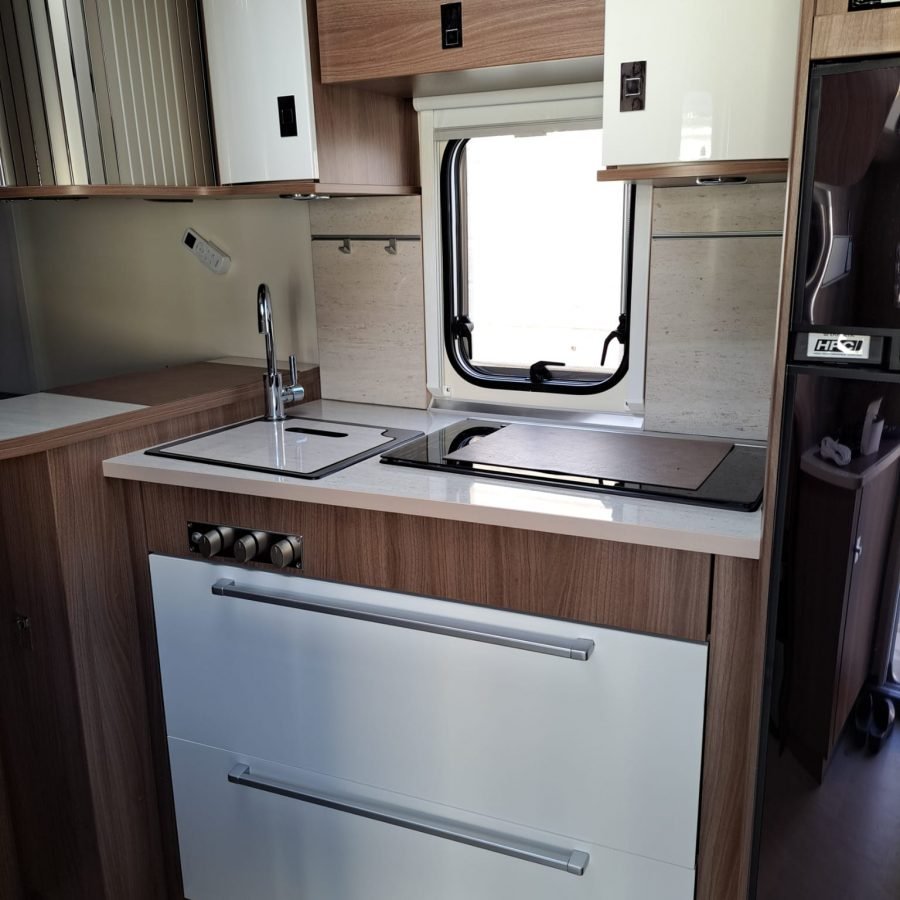 Bürstner Averso Top Wohnwagen mit Vorzelt Gebraucht – Bild 2