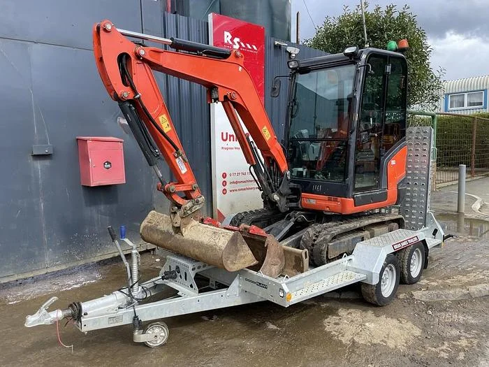 Kubota KX027-4 Mini-pelle — Moteur diesel 4 cylindres 17,5 kW, cabine complète, 3 godets, attache rapide, remorque 3,5T, 2 291 heures, 2018 occasion