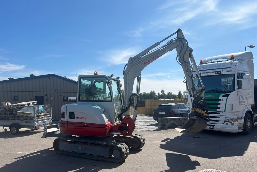 Takeuchi TB250-2 Minibagger 5,12 Tonnen Gebraucht (Baujahr 2020)