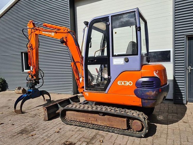 Hitachi EX30 Mini pelle 3 tonnes — inspectée professionnelle, 4568 h, 2006 occasion – Bild 4