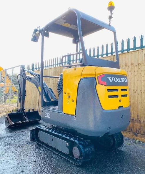 Volvo EC15C Mini-pelle — 1 540 kg, 2 godets curage et terrassement, ligne BHR, chenilles caoutchouc, certificat CE, 3 240 heures, 2013 occasion – Bild 2