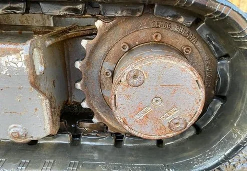 Volvo EC15C Mini-pelle — 1 540 kg, 2 godets curage et terrassement, ligne BHR, chenilles caoutchouc, certificat CE, 3 240 heures, 2013 occasion – Bild 7