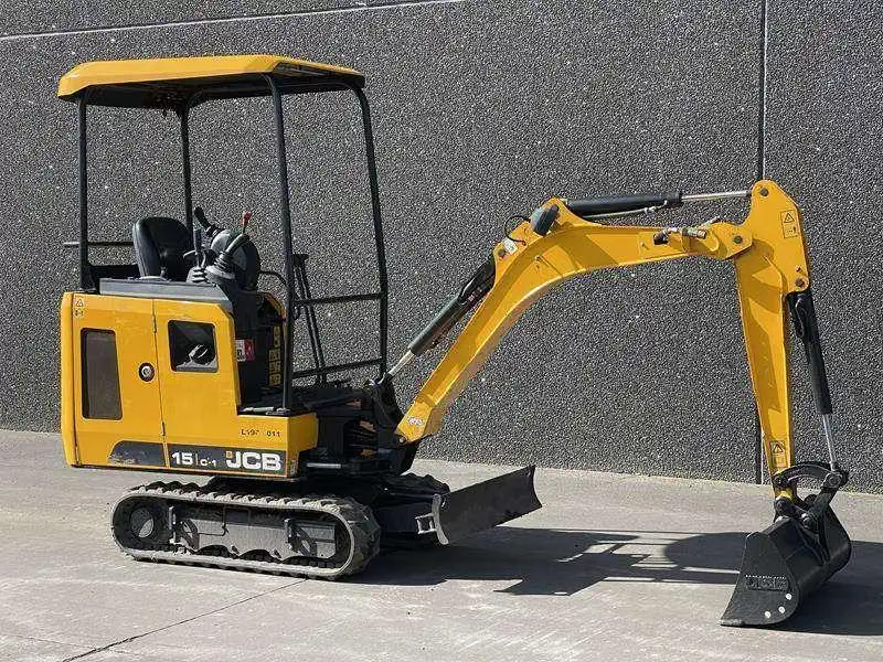 JCB 15 C-1 Mini pelle 1,5 tonne — 478 heures, prête à l’emploi, 2019 occasion
