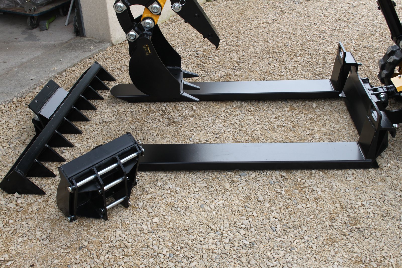 Lumag MB600 Mini pelle — 6,3 kW, 562 kg, démarrage électrique neuf – Bild 2