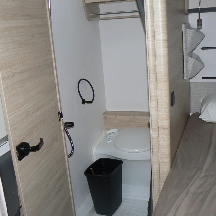 Caravelair Wohnwagen mit Vorzelt Gebraucht – Bild 4