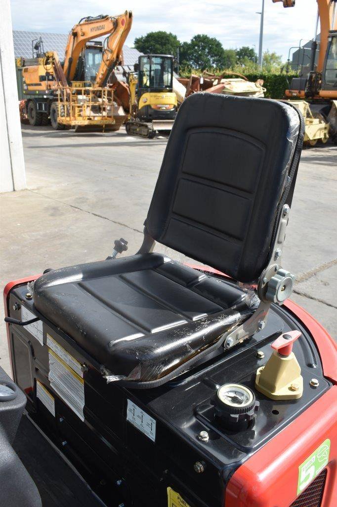 LUCLA Mini pelle 1 tonne, moteur KOOP-192 F diesel, godet, CE, 1,4 h, 2021-2022 occasion – Bild 6