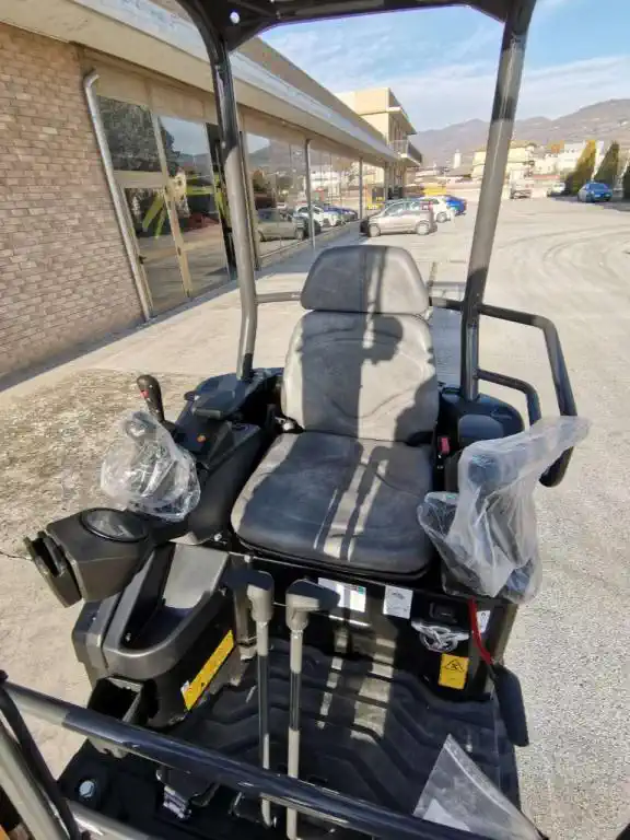 Case CX 17D Minibagger 1,7 Tonnen Gebraucht (Baujahr 2023) – Bild 4